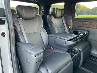 TOYOTA ALPHARD - 4