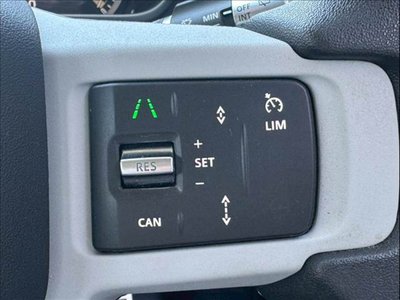 LAND ROVER DEFENDER - 10
