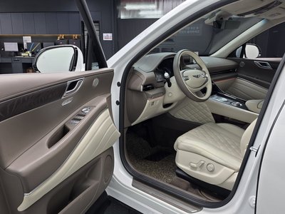GENESIS GV80 - 10