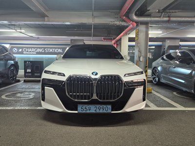 BMW I7 - 1