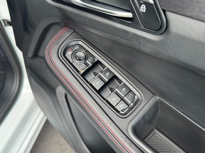 2020 Porsche MACAN thumbnail 65
