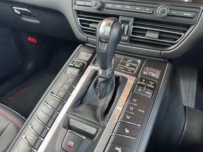 2020 Porsche MACAN thumbnail 55