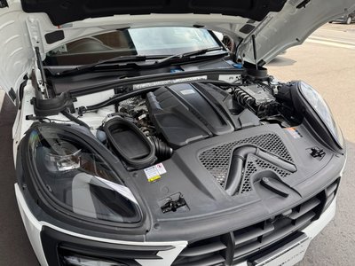 2020 Porsche MACAN thumbnail 20