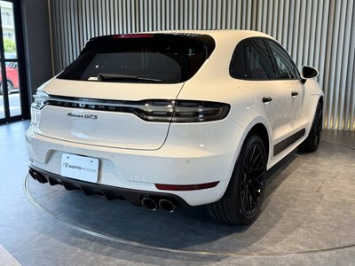 2020 Porsche MACAN thumbnail 35
