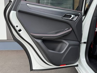 2020 Porsche MACAN thumbnail 68