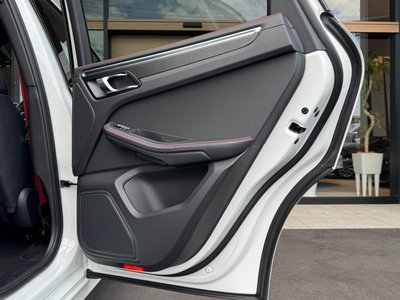 2020 Porsche MACAN thumbnail 66