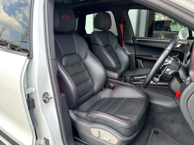 2020 Porsche MACAN photo 6