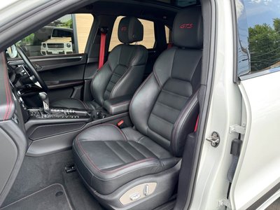 2020 Porsche MACAN thumbnail 39