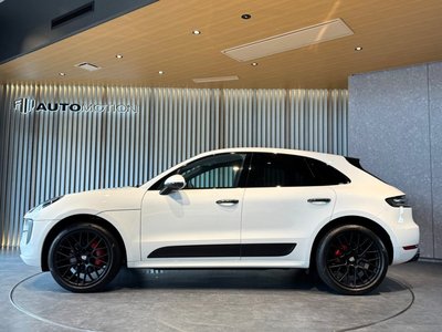 2020 Porsche MACAN thumbnail 31