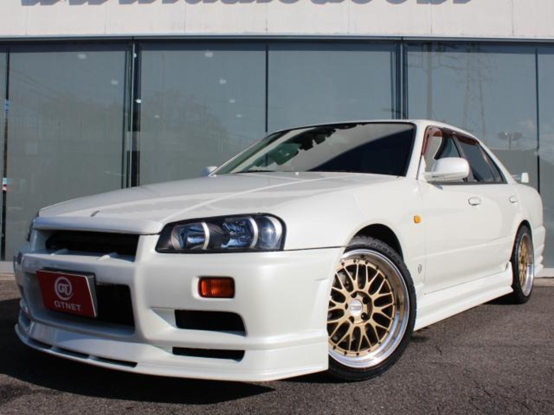 NISSAN SKYLINE - View 1