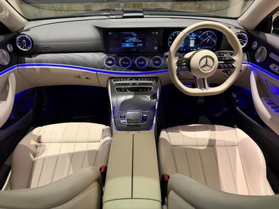 MERCEDES-BENZ E-CLASS - 8