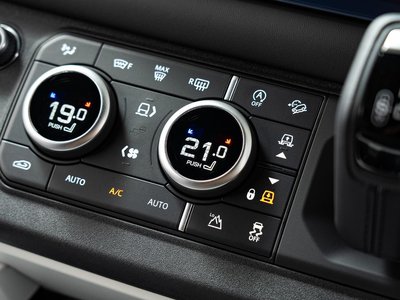 2025 LAND Rover DEFENDER — миниатюра 49