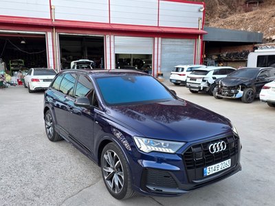 AUDI Q7 - 7