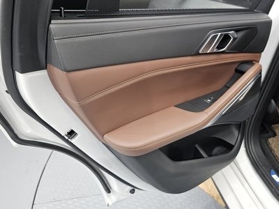 2022 BMW X6 — миниатюра 15