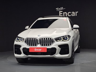 2022 BMW X6 — фото 2