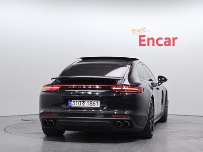 PORSCHE PANAMERA - 4