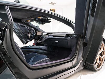 صورة مصغرة 44 لـ 2025 Lamborghini REVUELTO
