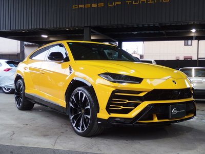 LAMBORGHINI URUS - 7