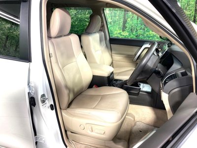 TOYOTA LAND CRUISER PRADO - 8