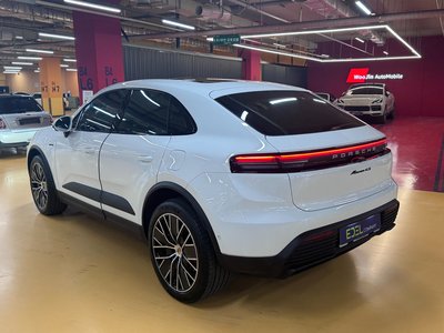 PORSCHE MACAN - 3