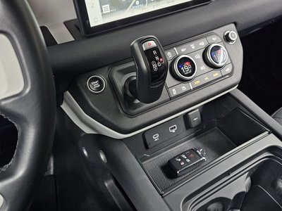 LAND ROVER DEFENDER - 9