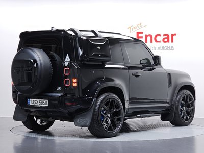 LAND ROVER DEFENDER - 4