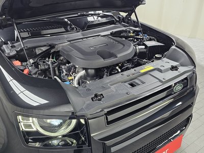 LAND ROVER DEFENDER - 7