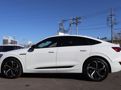 AUDI Q8 SPORTBACK E-TRON - 6