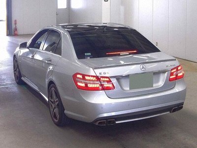 MERCEDES-BENZ E-CLASS - 2