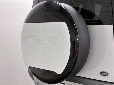 LAND ROVER DEFENDER - 10