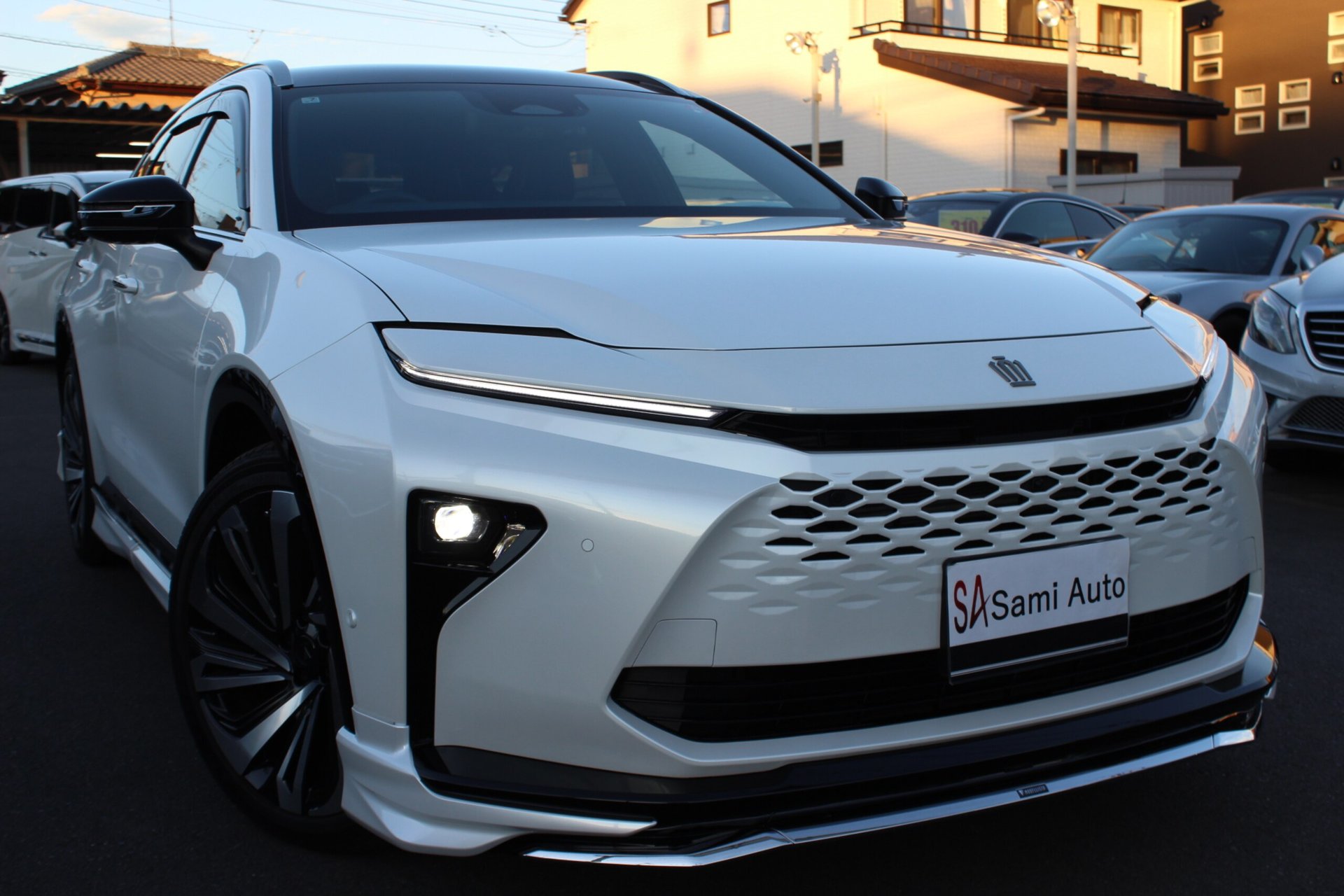 TOYOTA CROWN ESTATE - View 1