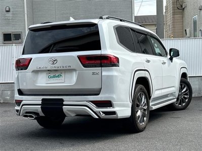 TOYOTA LAND CRUISER 300 - 7