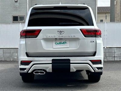 TOYOTA LAND CRUISER 300 - 8