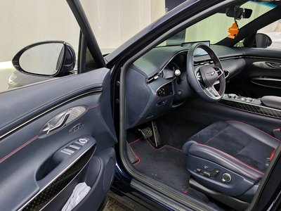 صورة 10 لـ 2021 Genesis GV70