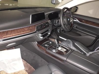 صورة 2 لـ 2020 BMW BMW