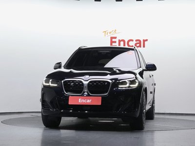 صورة 2 لـ 2025 BMW IX3