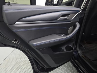 2025 BMW IX3 — миниатюра 15