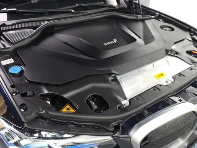صورة 7 لـ 2025 BMW IX3