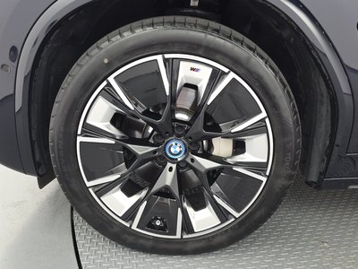 صورة 6 لـ 2025 BMW IX3