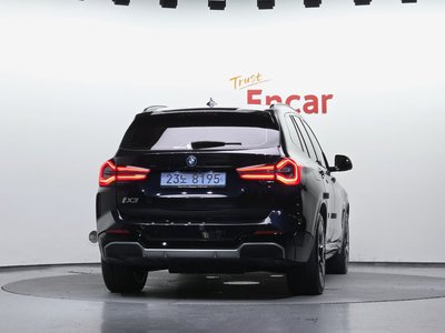 صورة 4 لـ 2025 BMW IX3