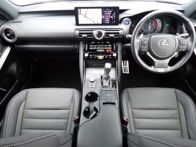 LEXUS IS - 4