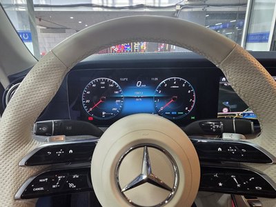 MERCEDES-BENZ E-CLASS - 8