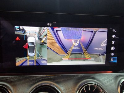 MERCEDES-BENZ E-CLASS - 6