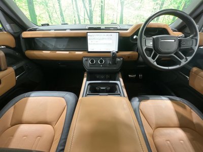 LAND ROVER DEFENDER - 2