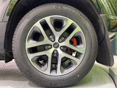 LAND ROVER DEFENDER - 9