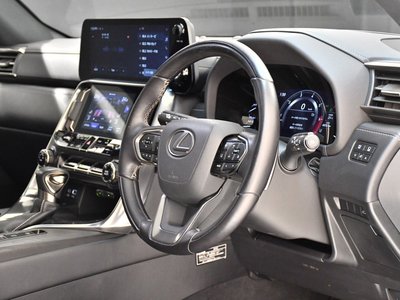 صورة 8 لـ 2023 Lexus LX
