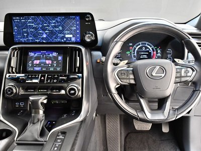 صورة 7 لـ 2023 Lexus LX
