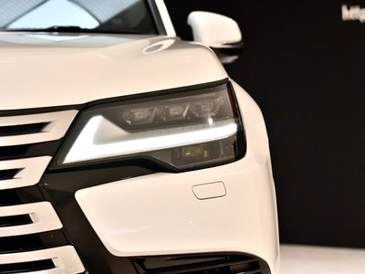 صورة 10 لـ 2023 Lexus LX