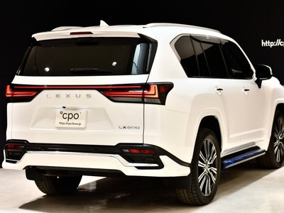 صورة 4 لـ 2023 Lexus LX