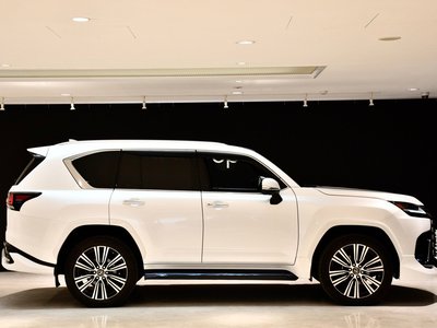 صورة 5 لـ 2023 Lexus LX